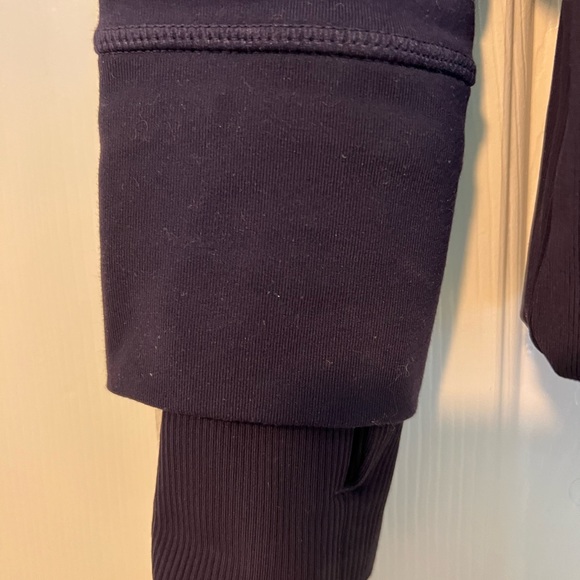 Navy Lululemon jacket sz Small - Picture 4 of 8